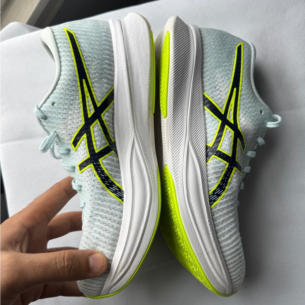 Asics MAGIC SPEED, women 8.5 in great condition